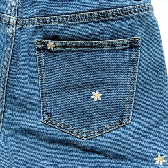 PacSun Raining Daisy Denim Jean Mom Shorts Size 22 - Picture 13 of 16